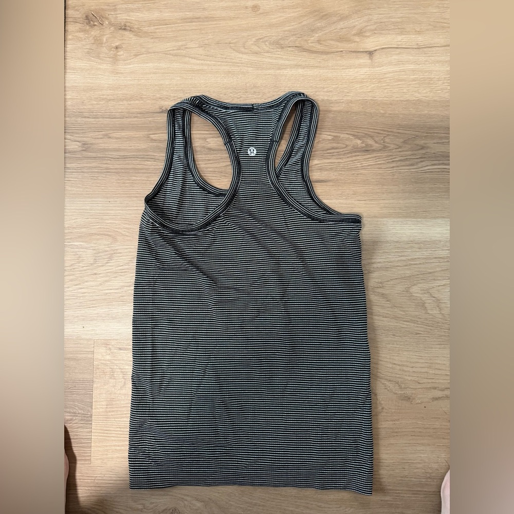 Lululemon Swiftly Tech Racerback Size 4 - Picture 4 of 6
